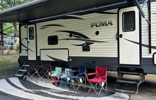 Wanderer-For Couples Who Love to Travel in Comfort