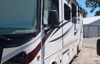 Matt and Reba's Motorhome Rental