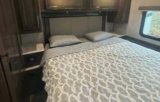 2021 Holiday Rambler Admiral 34J Bunkhouse