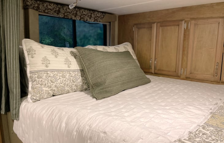 Queen size over cab bunk