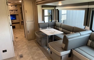 Maximus - 2023 FR Wildwood 31KQBTS (Delivery Only)