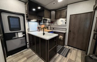 Double Suite Hauler Retreat