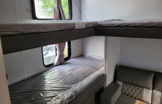 Ellie- 2023 Forest River RV EVO Lite 2750QBX