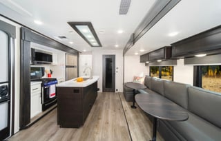 2021 Highland Ridge RV Highlander HF350H