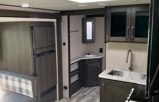 2022 33' Grand Design Transcend Xplor 265BH