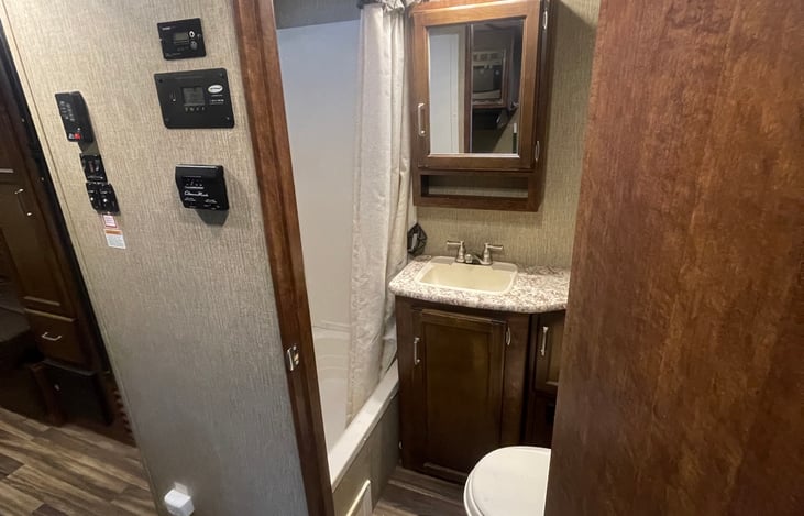 Shower/Tub Full Bath