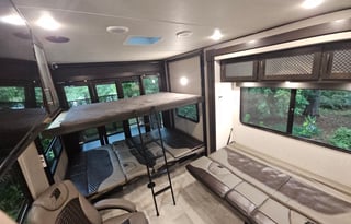 2022 Grand Design Momentum G-Class 30G