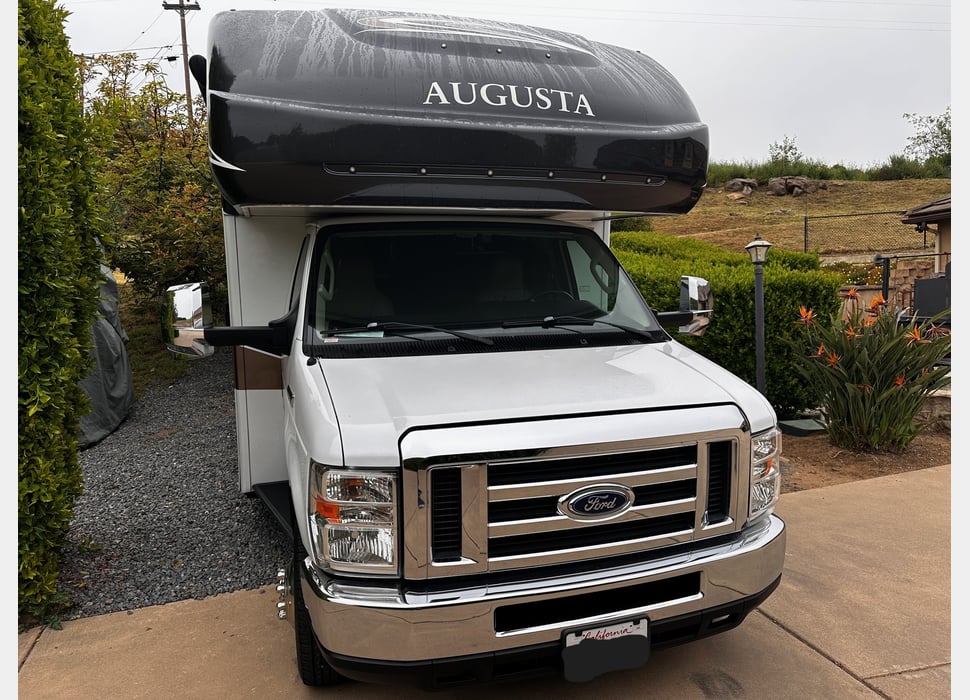 Class C Motor Home rentals in Vista