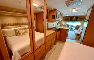 Itasca Cambria 29H RV (BRFL 1636)