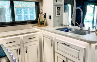 Luxury 5th Wheel Toy Hauler w/1.5 Bathrooms