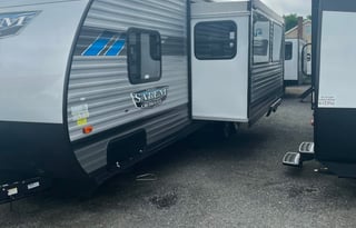 Dustin & Janelle’s Camper Rental