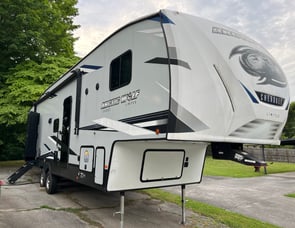 Forest River RV Cherokee Arctic Wolf 321BH
