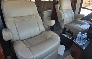 Luxury Winnebago Tour 40CD Experience