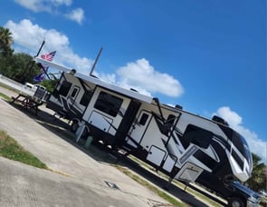 Dutchmen RV Voltage 3915