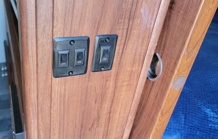 Main Lights
Bedroom Light
Outside Light