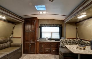 HUGE BUNKHOUSE— 2017 Keystone RV Outback 322BH