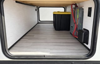 21' Off Grid Camper - Sleeps 5 (midsize towable)