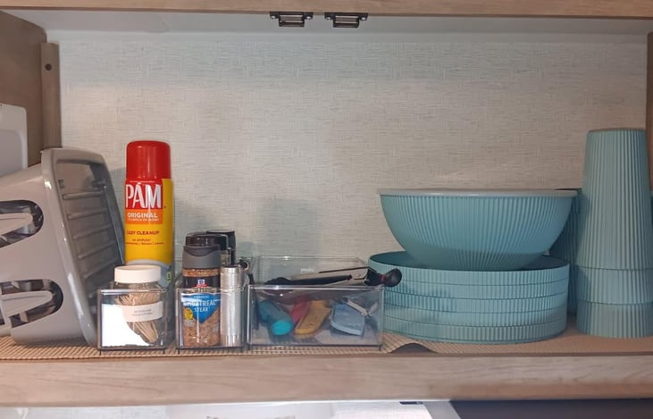 Spices, plates, knives included.