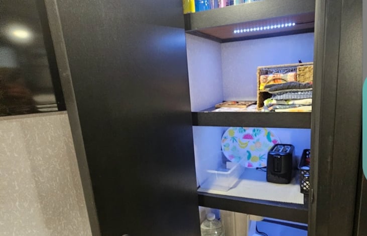 Very spacious pantry!