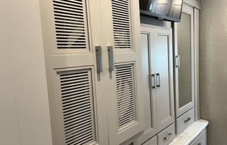 Luxury 2023 Thor Sleeps 8+