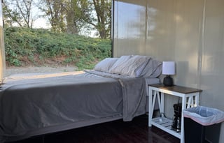 THE RIVERS NEST: Tiny Home On Applegate River