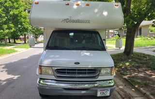 2001 Leprechaun Coachmen RV V-10