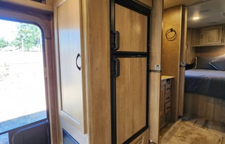 Coachmen, Sleeps 8, Queen Bed in Primary!