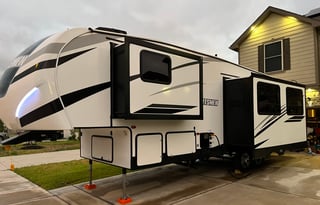 2022 KZ Sportsmen 292BHK