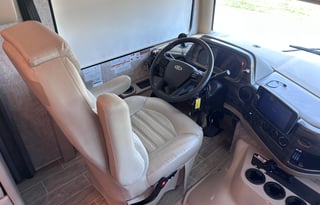 2021 Thor Motor Coach Miramar 34.6