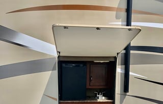 Pet Friendly, Outdoor Living, Top Shape Class C RV