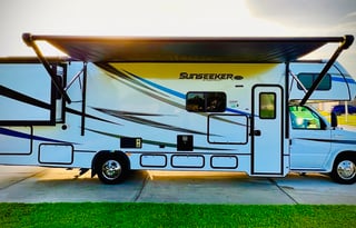 Enjoy a cruise in "CRUZ"! *TAILGATER'S DELIGHT!*
