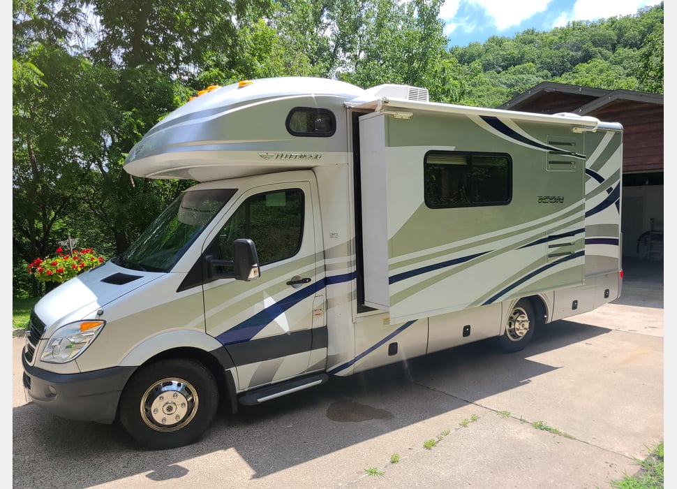 Class C Motor Home rentals in Fountain City