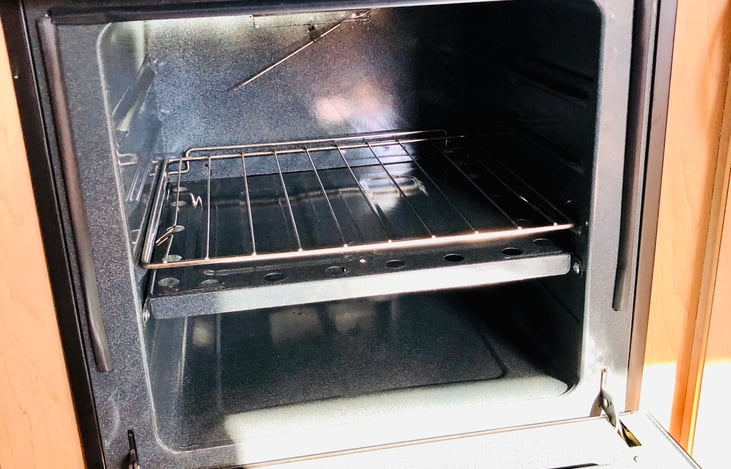 RV - oven