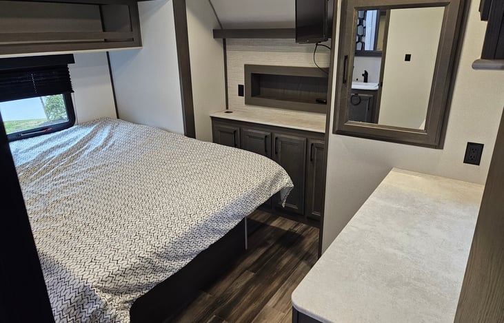 Master Bedroom Slides outgiving you enough room to get dressed and ready for the day or evening