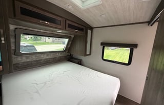 2023 Keystone RV Cougar Half-Ton 27BHS