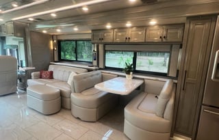 2020 Luxury Tiffin RV Deliver Disney/Daytona/Camps