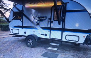 Easy Tow Friendly Compact Trailer (Hummingbird)