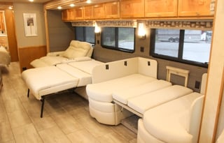 2021 Tiffin Luxury Diesel Pusher - Bath & 1/2!!