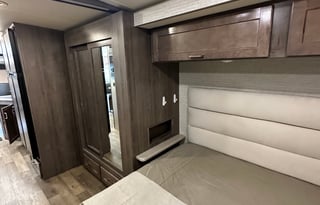 GET IN AND GO! 35' Class A 2020 Winnebago Vista
