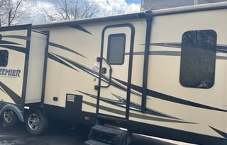 Family Camper Sleeps 6 Pets Welcomed! Rental