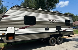 Independence! 2019 Palomino Puma XLE Lite w/ sofa