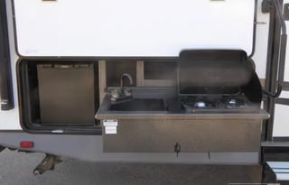 Highland Ridge Open Range Ultra Lite 31ft Sleeps 8