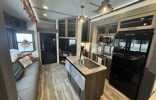 2022 Alliance, Valor 36V11 Toy Hauler