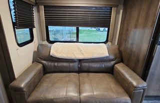 Stella's "love of the wild" Grand design Xplor