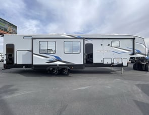 Forest River RV Cherokee Arctic Wolf Suite 3810