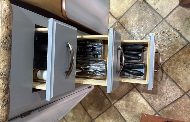 Utensils and spices included