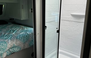 Clean ready to use Astoria RV for a dream vacation