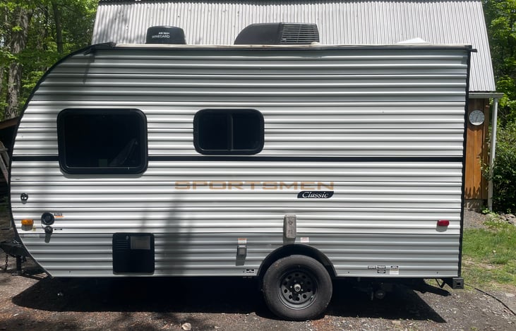 The water and electric hookups are on this side of the trailer