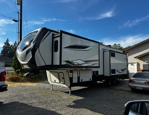 Keystone RV Montana High Country 335BH