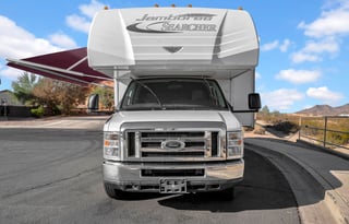 Your Home on Wheels: Stylish & Spacious Motorhome